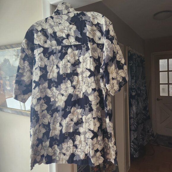 Hawaiian style - Britches Classic Sport Cotton/Poly blend button-up  - size L - Picture 4 of 4